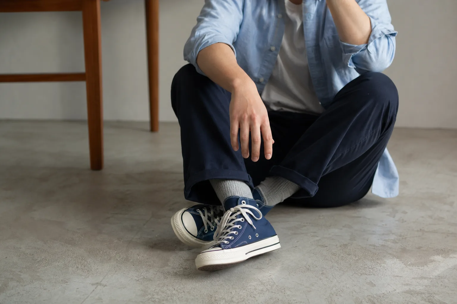 Comment bien assortir des converses bleues ?
