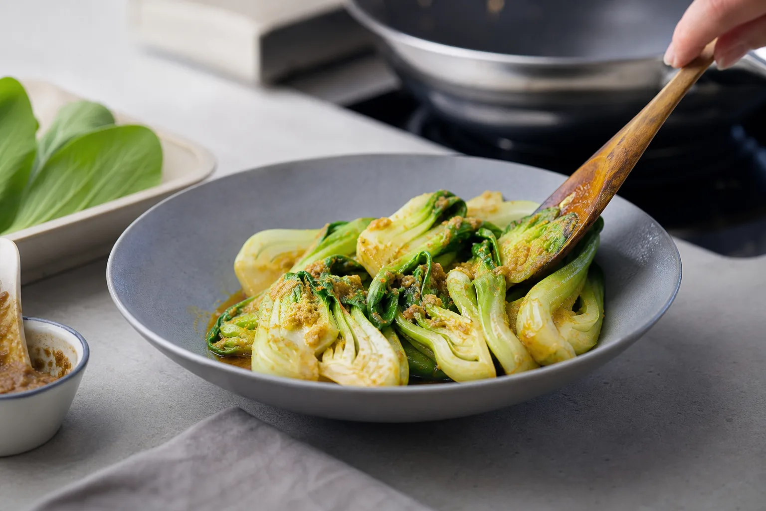 Comment cuisiner le pak choi à la pâte de curry ?