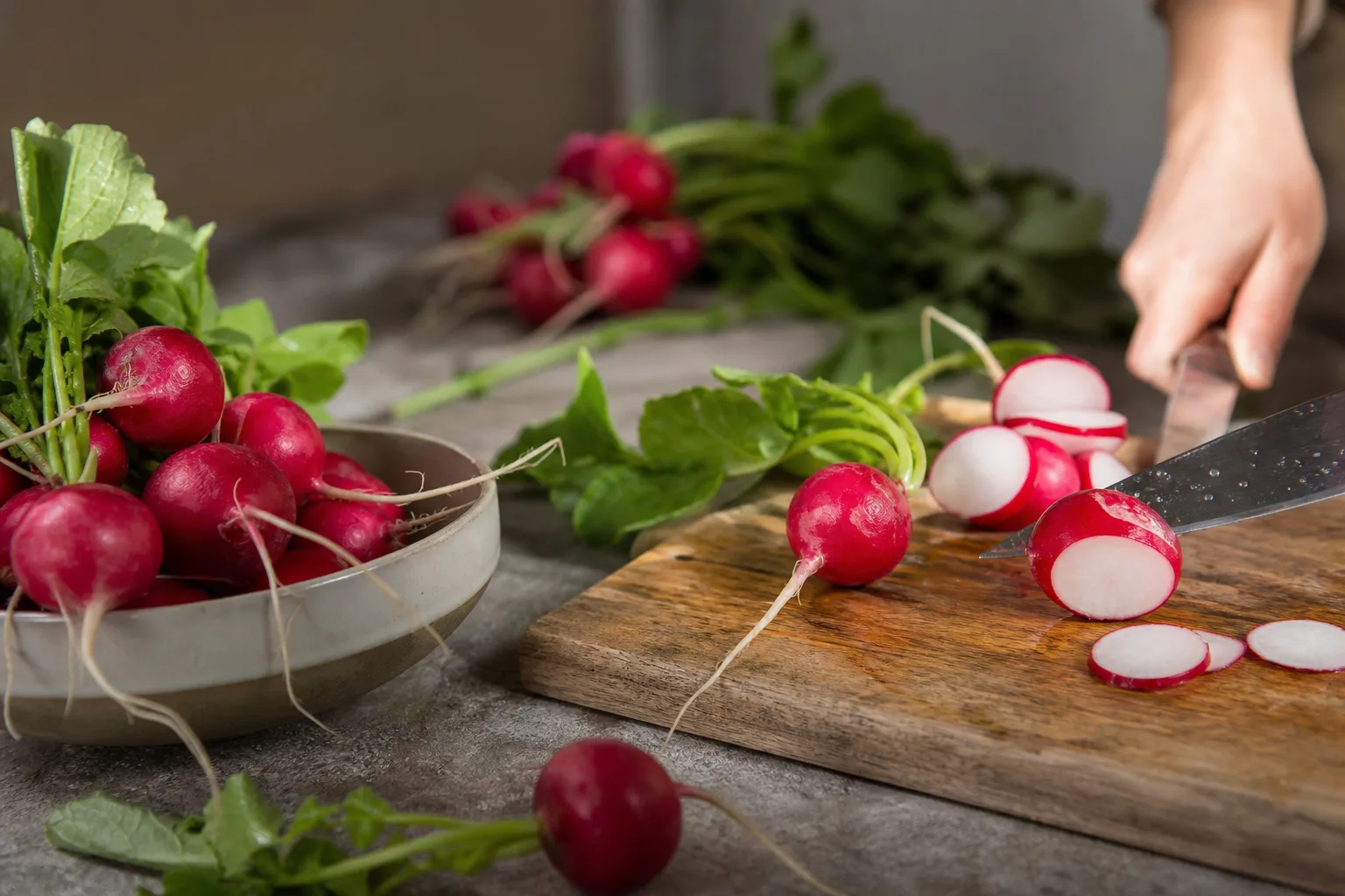 Comprendre les causes de la saveur piquante des radis: explications et conseils
