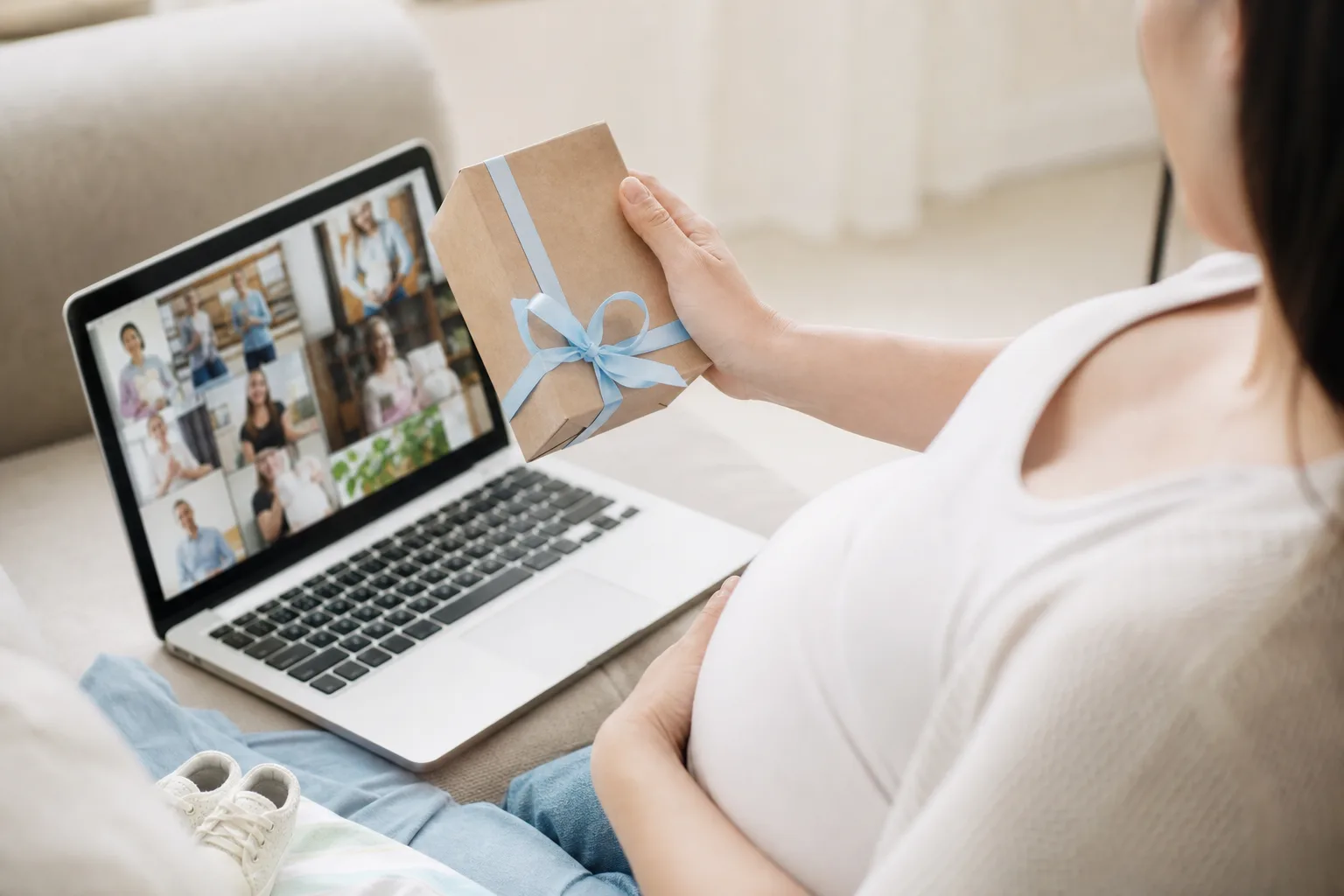 Les idées pour une baby shower virtuelle originale et touchante