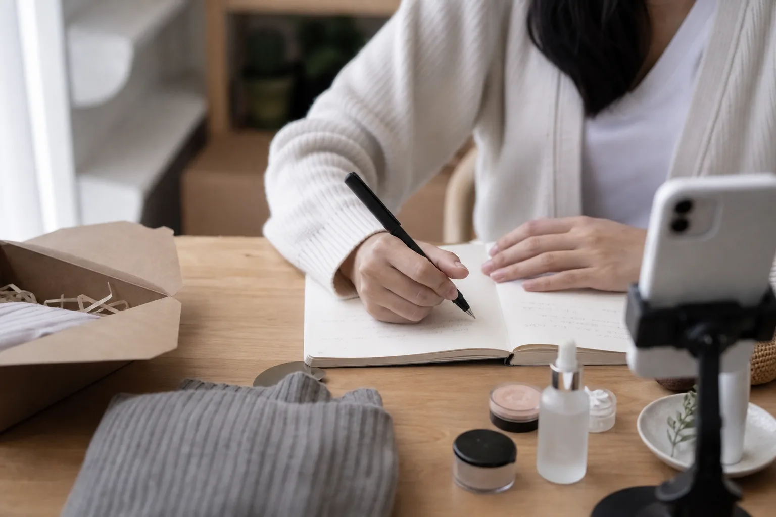 Live shopping TikTok Shop : préparer un script de 30 minutes qui garde 70 % de rétention