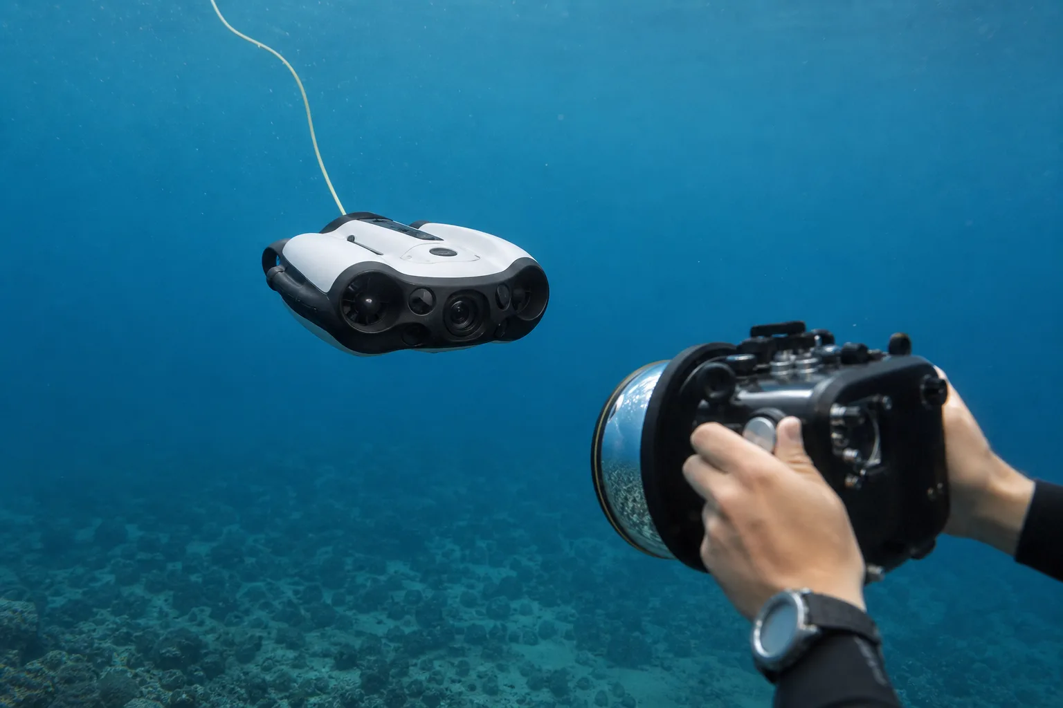 Quels drones sous-marins sont recommandés pour les professionnels de la photographie sous-marine ?