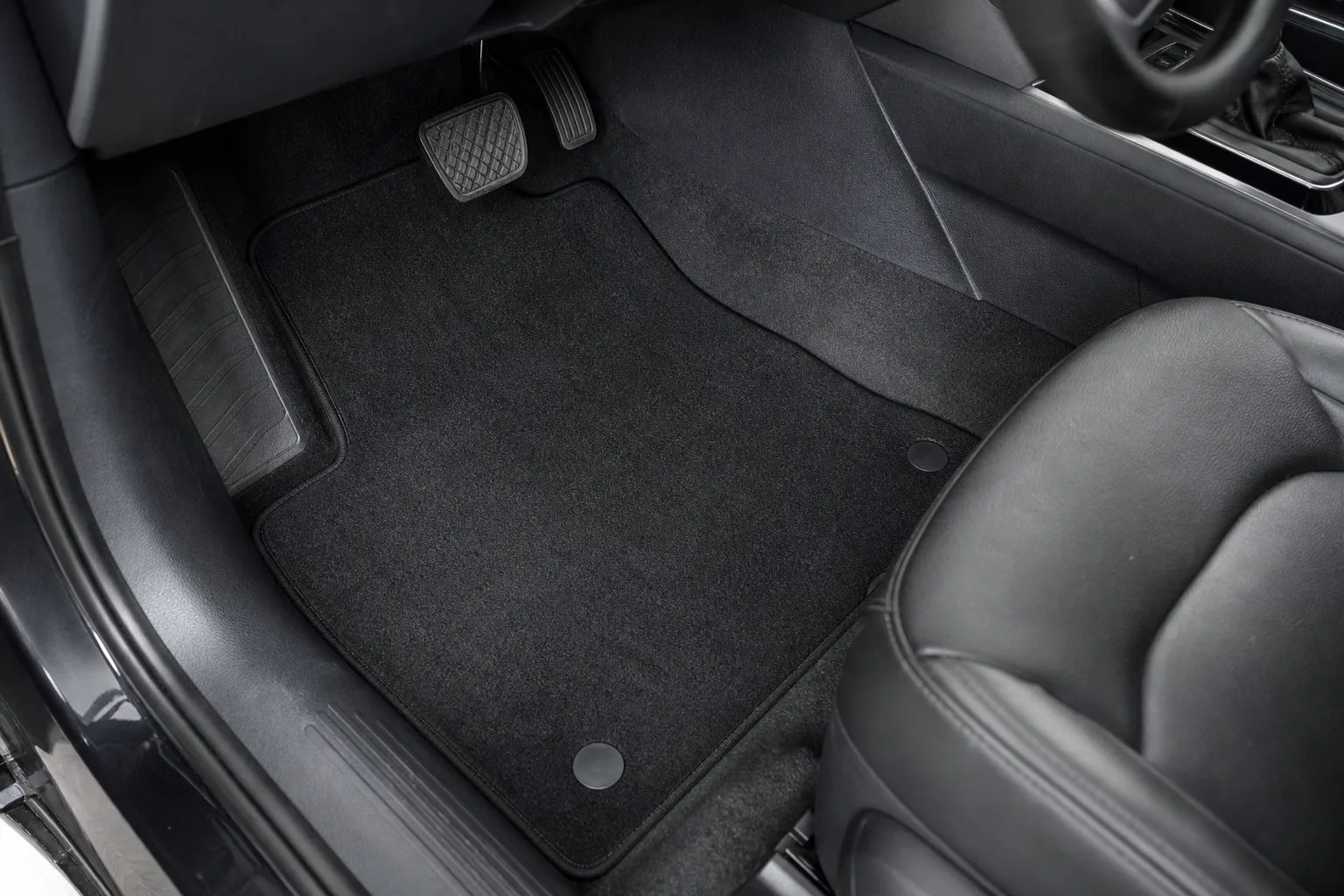 Tapis de sol voiture sur mesure : ajustement parfait et protection optimale