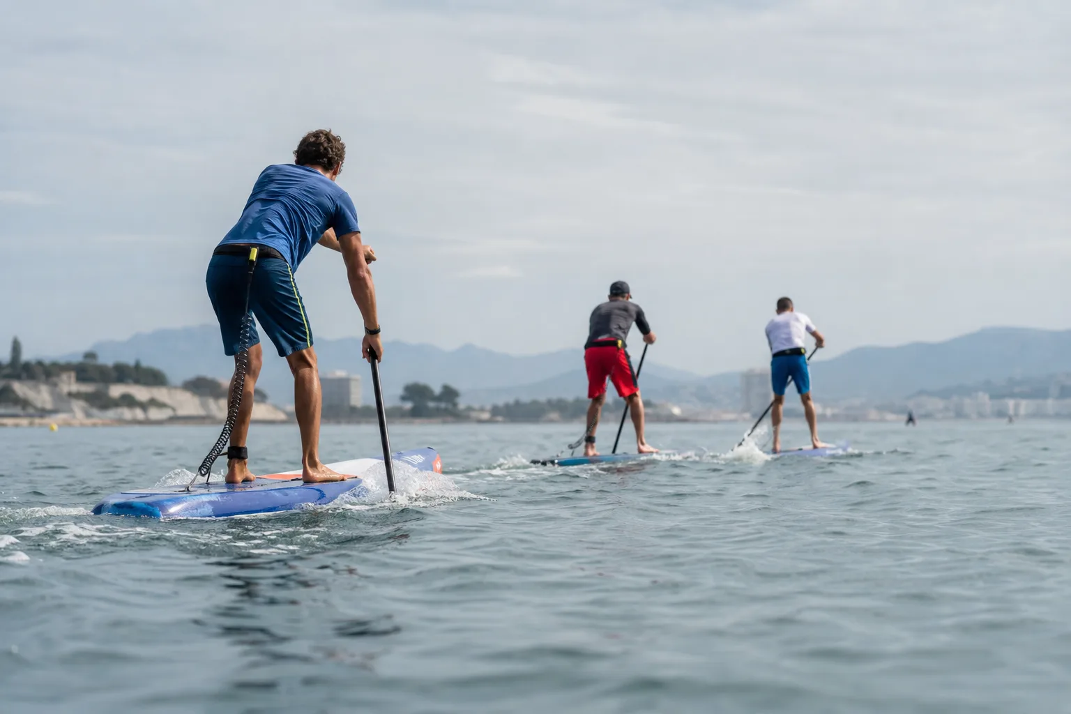 Tout ce qu’il faut savoir sur les compétitions de stand-up paddle : règles, événements et conseils de pro